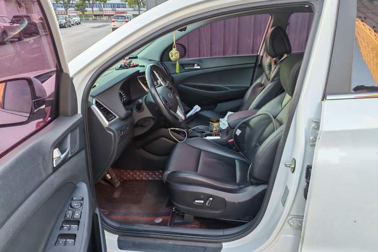 Used Hyundai Tucson 2015 1.6T Dual-Clutch Two-Wheel-Drive Smart Model Driver Seat