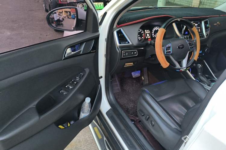 Used Hyundai Tucson 2015 1.6T Dual-Clutch Two-Wheel-Drive Leading Model Driver Seat