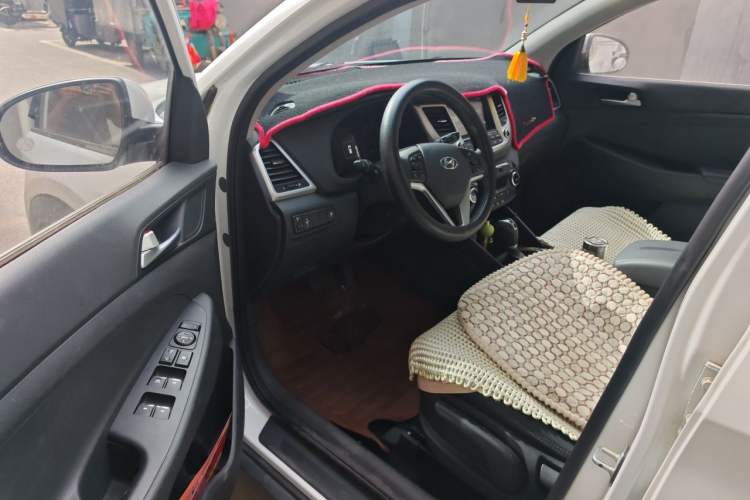 Used Hyundai Tucson 2015 1.6T Dual-Clutch Two-Wheel-Drive Smart Model Driver Seat
