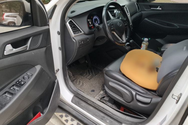 Used Hyundai Tucson 2015 1.6T Dual-Clutch Two-Wheel-Drive Smart Model Driver Seat