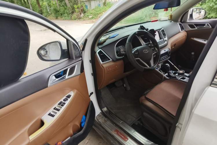 Used Hyundai Tucson 2015 1.6T Dual-Clutch Two-Wheel-Drive Smart Model Driver Seat