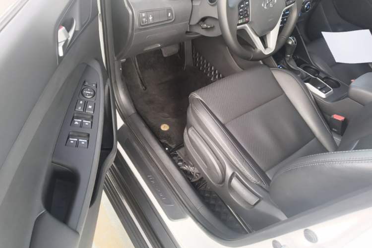 Used Hyundai Tucson 2015 1.6T Dual-Clutch Two-Wheel-Drive Smart Model Driver Seat