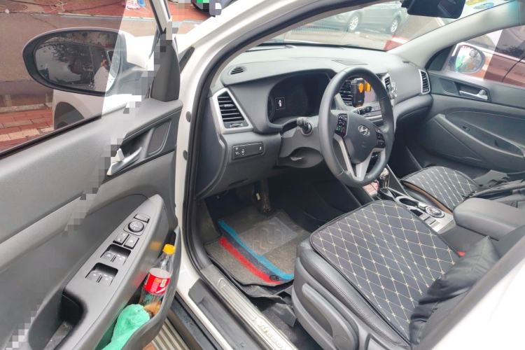 Used Hyundai Tucson 2015 1.6T Dual-Clutch Two-Wheel-Drive Smart Model Driver Seat