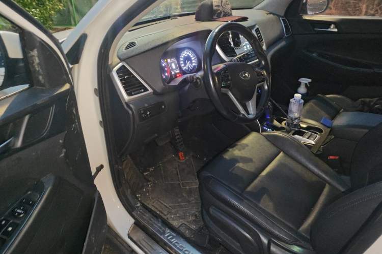 Used Hyundai Tucson 2015 1.6T Dual-Clutch Two-Wheel-Drive Smart Model Driver Seat