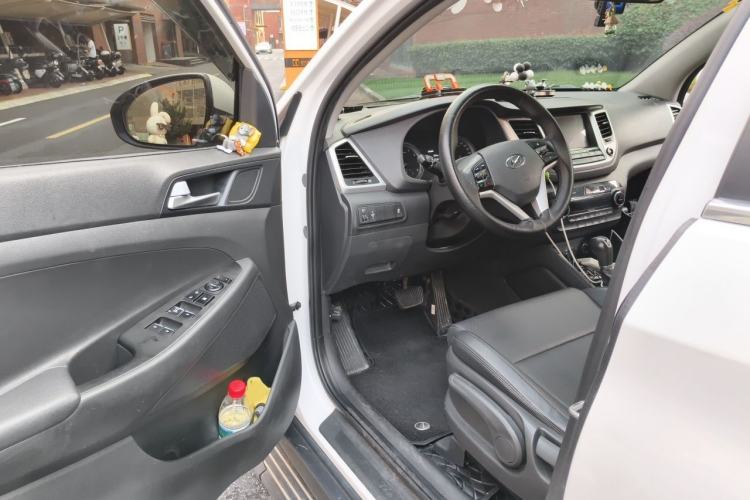 Used Hyundai Tucson 2015 1.6T Dual-Clutch Two-Wheel-Drive Smart Model Driver Seat