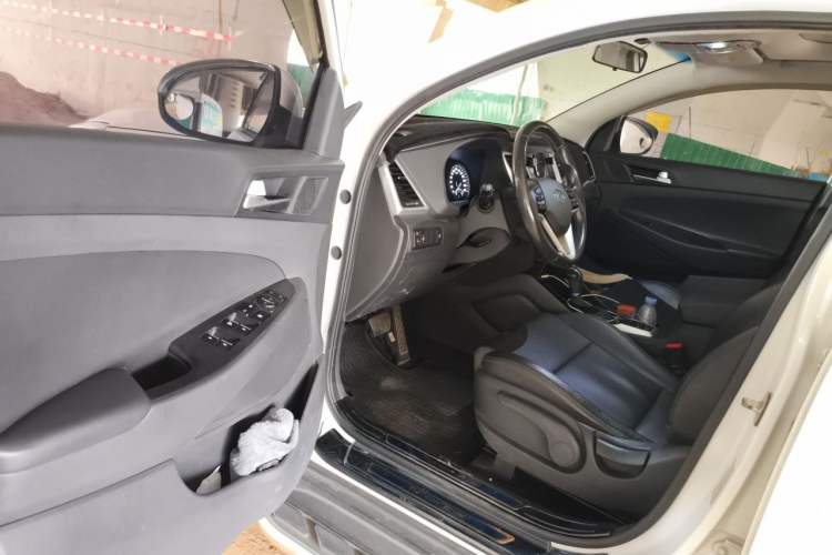 Used Hyundai Tucson 2015 1.6T Dual-Clutch Two-Wheel-Drive Smart Model Driver Seat