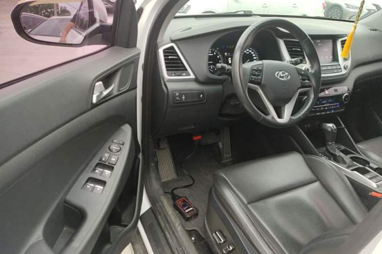 Used Hyundai Tucson 2015 1.6T Dual-Clutch Two-Wheel-Drive Smart Model Driver Seat