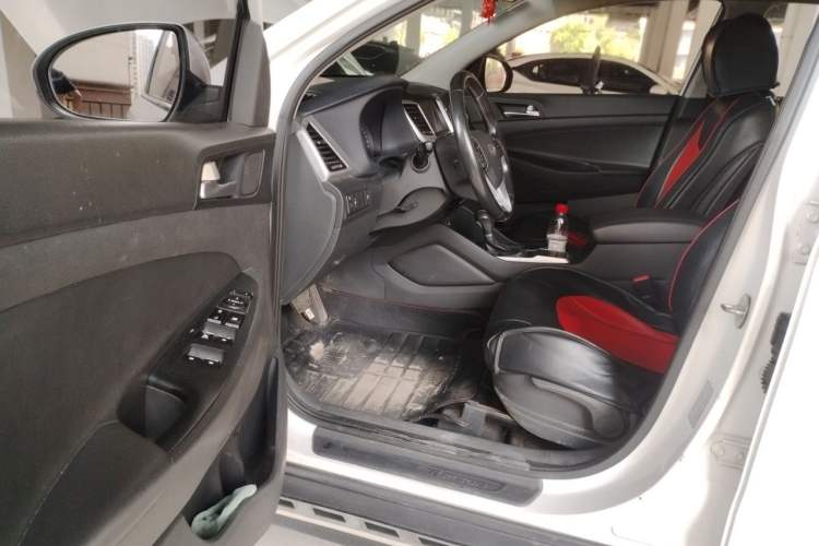 Used Hyundai Tucson 2015 1.6T Dual-Clutch Two-Wheel-Drive Smart Model Driver Seat