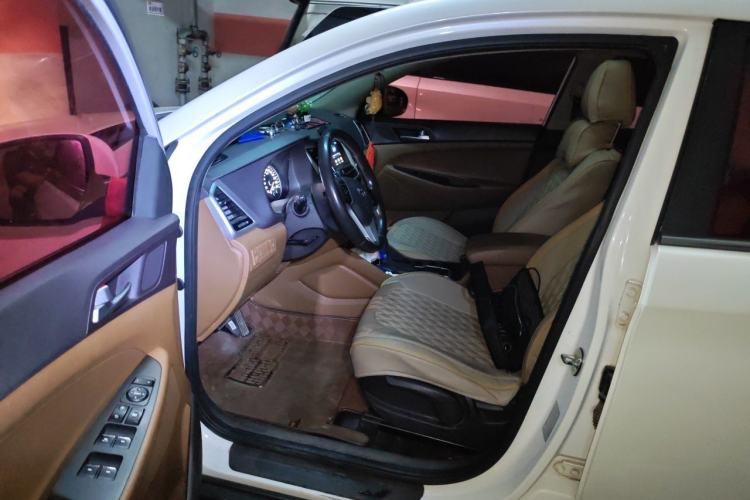 Used Hyundai Tucson 2015 1.6T Dual-Clutch Two-Wheel-Drive Smart Model Driver Seat
