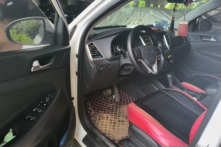 Used Hyundai Tucson 2015 1.6T Dual-Clutch Two-Wheel-Drive Smart Model Driver Seat