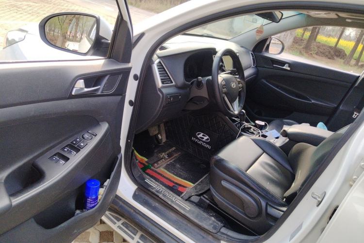 Used Hyundai Tucson 2015 1.6T Dual-Clutch Two-Wheel-Drive Smart Model Driver Seat