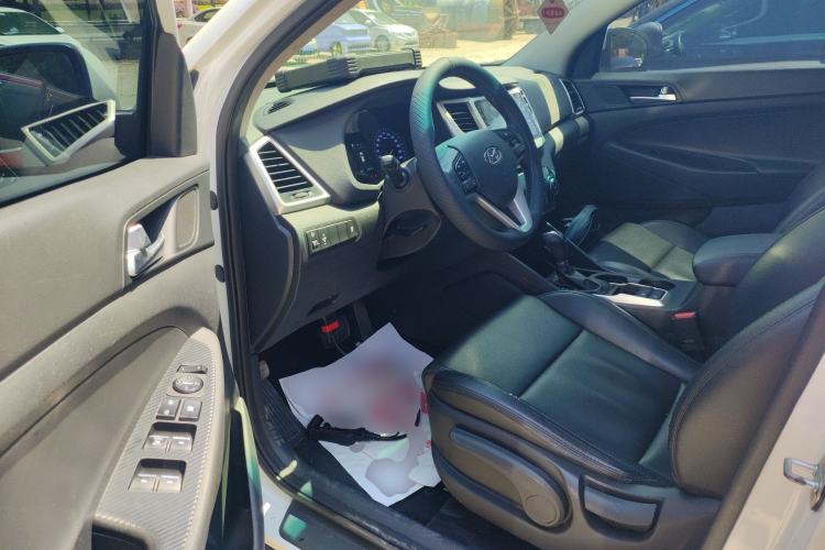 Used Hyundai Tucson 2015 1.6T Dual-Clutch Two-Wheel-Drive Smart Model Driver Seat