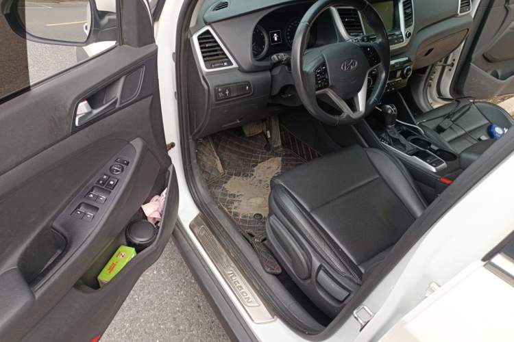 Used Hyundai Tucson 2015 1.6T Dual-Clutch Two-Wheel-Drive Smart Model Driver Seat