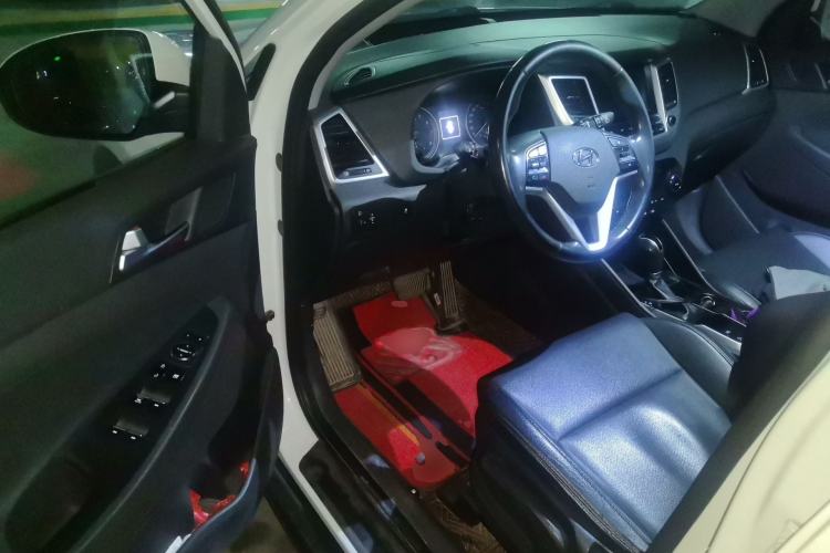Used Hyundai Tucson 2015 1.6T Dual-Clutch Two-Wheel-Drive Smart Model Driver Seat