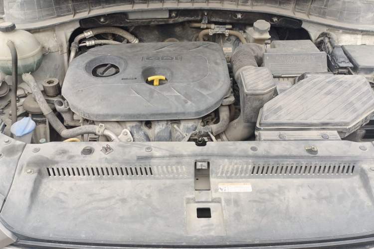 Used Hyundai Tucson 2015 2.0L Automatic Two-Wheel Drive Smart Version Engine Bay