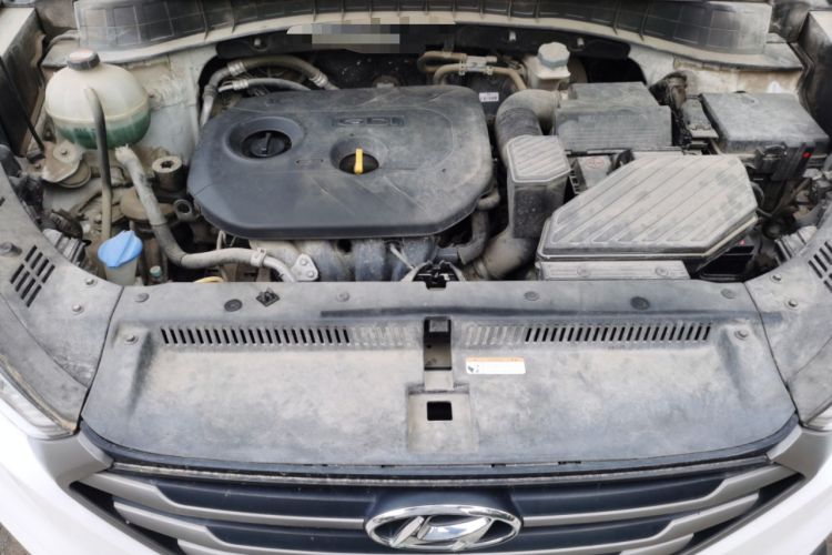 Used Hyundai Tucson 2015 2.0L Automatic Two-Wheel Drive Smart Version Engine Bay