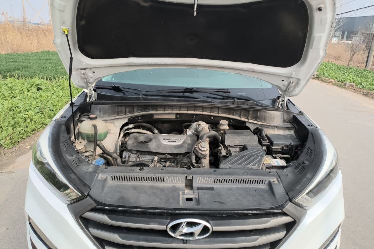 Used Hyundai Tucson 2015 1.6T Dual-Clutch Two-Wheel-Drive Leading Model Engine Bay