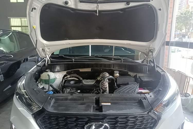 Used Hyundai Tucson 2015 1.6T Dual-Clutch Two-Wheel-Drive Leading Model Engine Bay