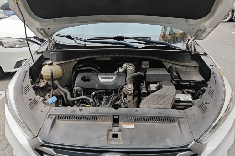 Used Hyundai Tucson 2015 1.6T Dual-Clutch Two-Wheel-Drive Leading Model Engine Bay