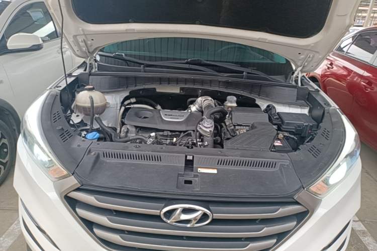 Used Hyundai Tucson 2015 1.6T Dual-Clutch Two-Wheel-Drive Smart Model Engine Bay