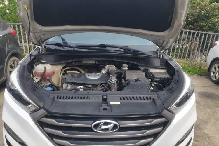 Used Hyundai Tucson 2015 1.6T Dual-Clutch Two-Wheel-Drive Smart Model Engine Bay