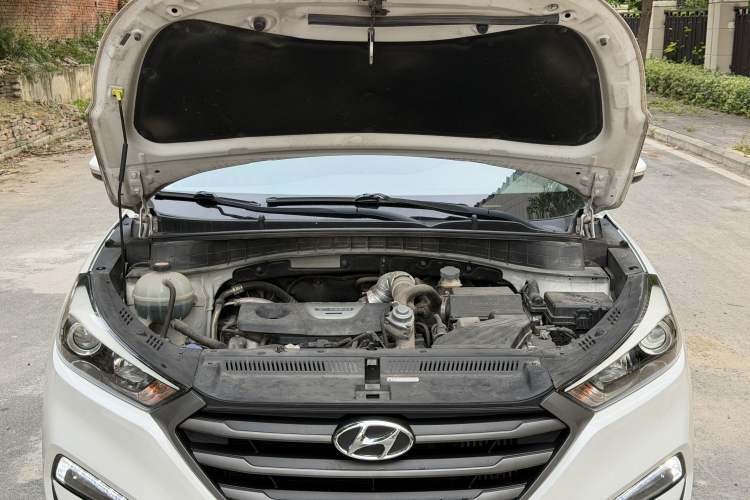 Used Hyundai Tucson 2015 1.6T Dual-Clutch Two-Wheel-Drive Smart Model Engine Bay