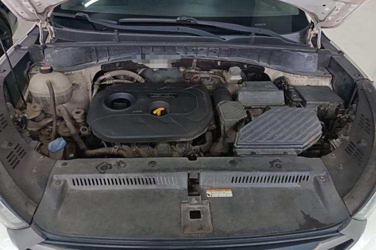 Used Hyundai Tucson 2015 2.0L Automatic Two-Wheel Drive Smart Version Engine Bay