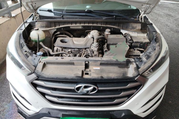 Used Hyundai Tucson 2015 1.6T Dual-Clutch Two-Wheel-Drive Leading Model Engine Bay