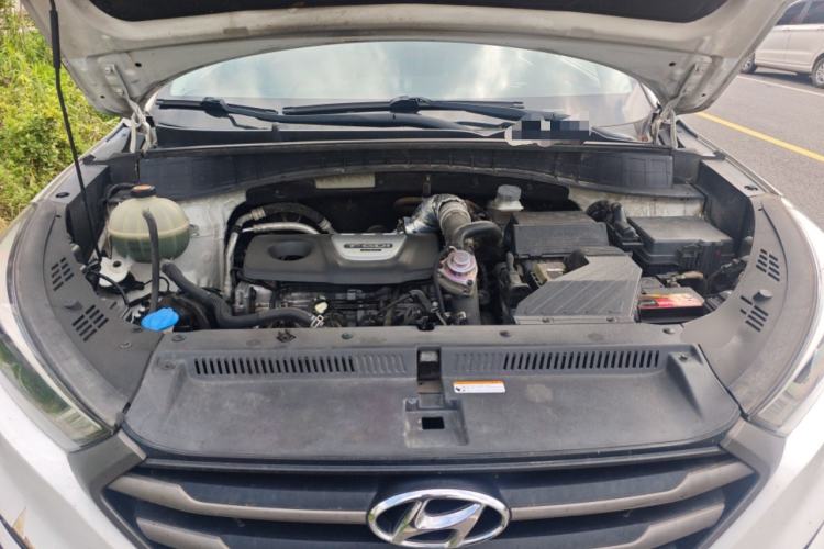 Used Hyundai Tucson 2015 1.6T Dual-Clutch Two-Wheel-Drive Leading Model Engine Bay