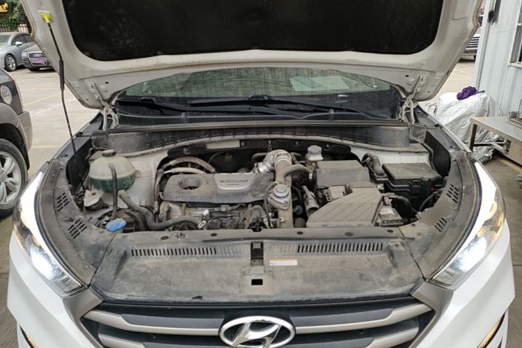 Used Hyundai Tucson 2015 1.6T Dual-Clutch Two-Wheel-Drive Smart Model Engine Bay