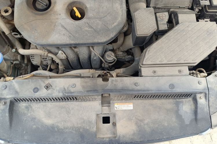 Used Hyundai Tucson 2015 2.0L Automatic Two-Wheel Drive Smart Version Engine Bay