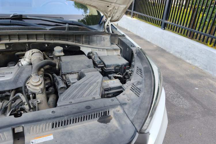 Used Hyundai Tucson 2015 1.6T Dual-Clutch Two-Wheel-Drive Leading Model Engine Bay Left