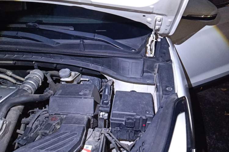 Used Hyundai Tucson 2015 1.6T Dual-Clutch Two-Wheel-Drive Smart Model Engine Bay Left