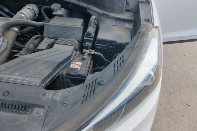 Used Hyundai Tucson 2015 1.6T Dual-Clutch Two-Wheel-Drive Smart Model Engine Bay Left