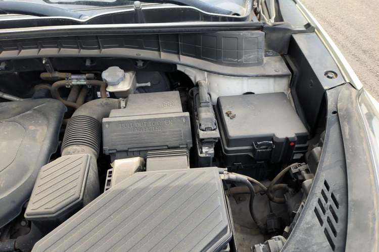 Used Hyundai Tucson 2015 2.0L Automatic Two-Wheel Drive Smart Version Engine Bay Left