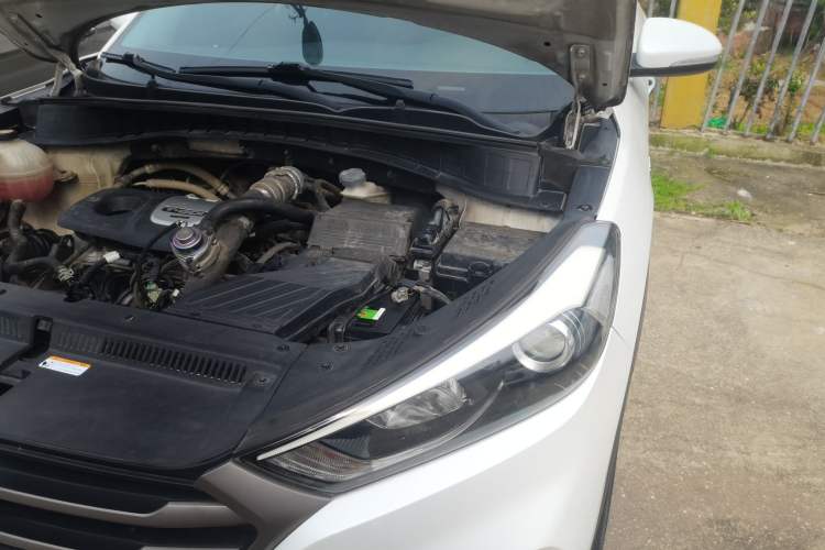 Used Hyundai Tucson 2015 1.6T Dual-Clutch Two-Wheel-Drive Smart Model Engine Bay Left