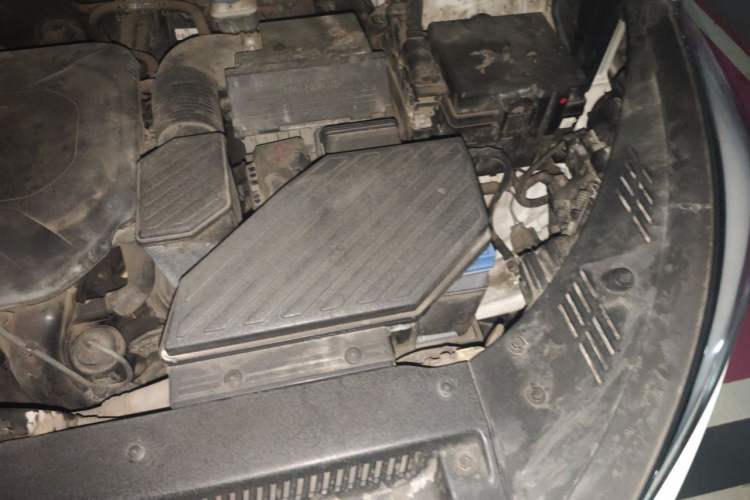 Used Hyundai Tucson 2015 2.0L Automatic Two-Wheel Drive Smart Version Engine Bay Left
