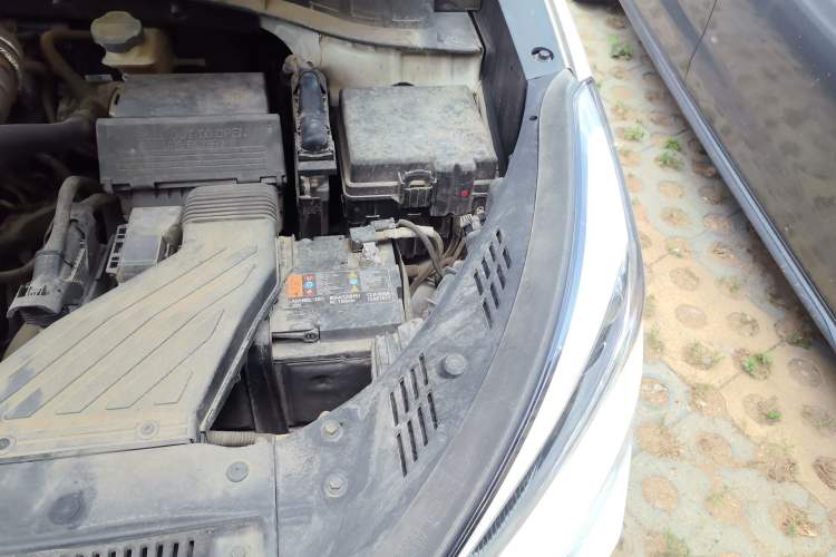 Used Hyundai Tucson 2015 1.6T Dual-Clutch Two-Wheel-Drive Smart Model Engine Bay Left