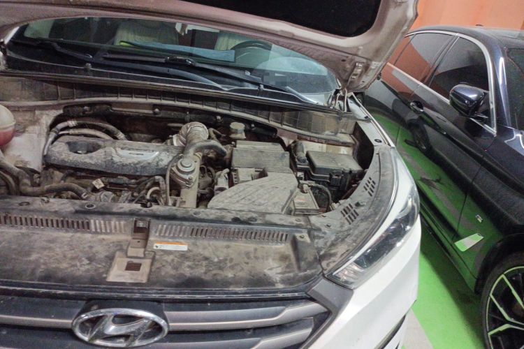 Used Hyundai Tucson 2015 1.6T Dual-Clutch Two-Wheel-Drive Smart Model Engine Bay Left