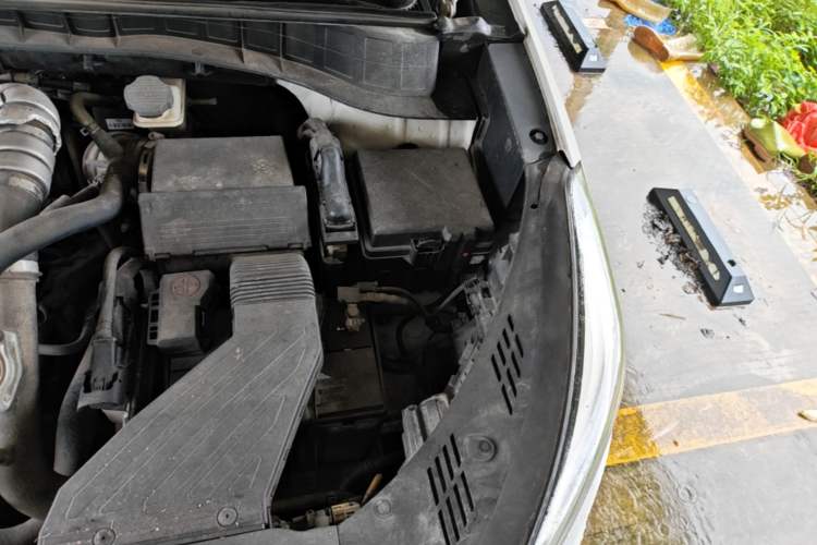 Used Hyundai Tucson 2015 1.6T Dual-Clutch Two-Wheel-Drive Smart Model Engine Bay Left