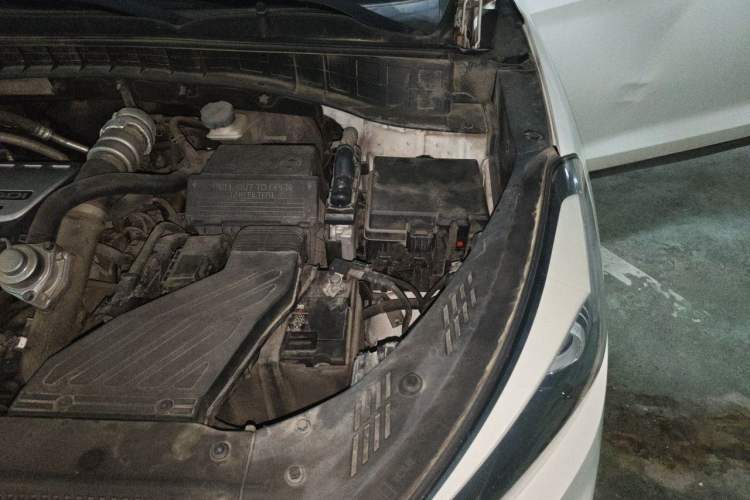 Used Hyundai Tucson 2015 1.6T Dual-Clutch Two-Wheel-Drive Smart Model Engine Bay Left