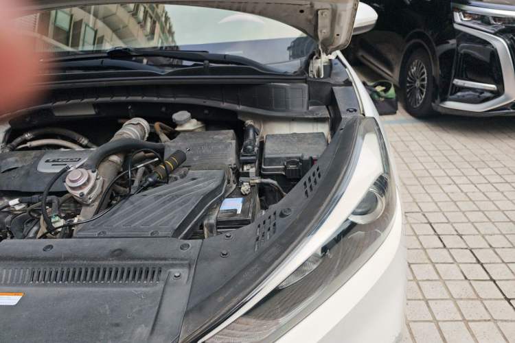 Used Hyundai Tucson 2015 1.6T Dual-Clutch Two-Wheel-Drive Smart Model Engine Bay Left