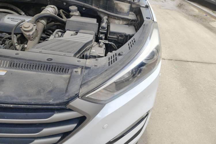 Used Hyundai Tucson 2015 1.6T Dual-Clutch Two-Wheel-Drive Smart Model Engine Bay Left