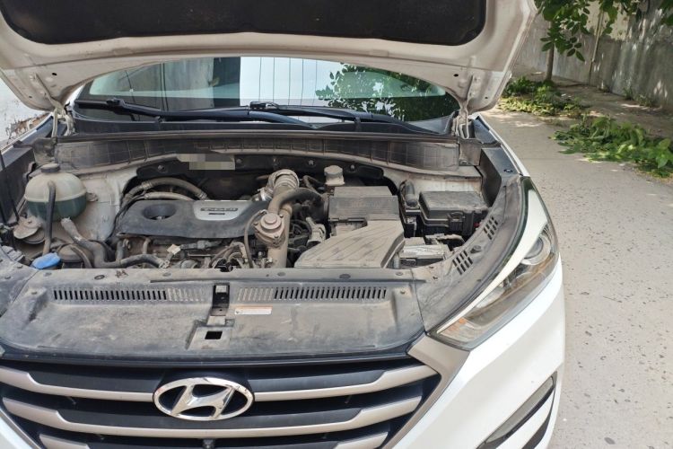 Used Hyundai Tucson 2015 1.6T Dual-Clutch Two-Wheel-Drive Leading Model Engine Bay Left