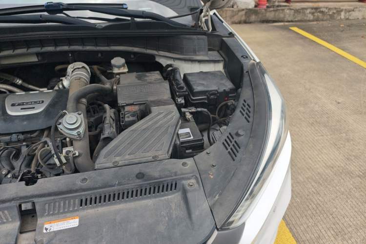 Used Hyundai Tucson 2015 1.6T Dual-Clutch Four-Wheel Drive Flagship Model Engine Bay Left