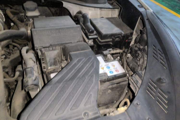 Used Hyundai Tucson 2015 1.6T Dual-Clutch Two-Wheel-Drive Leading Model Engine Bay Left
