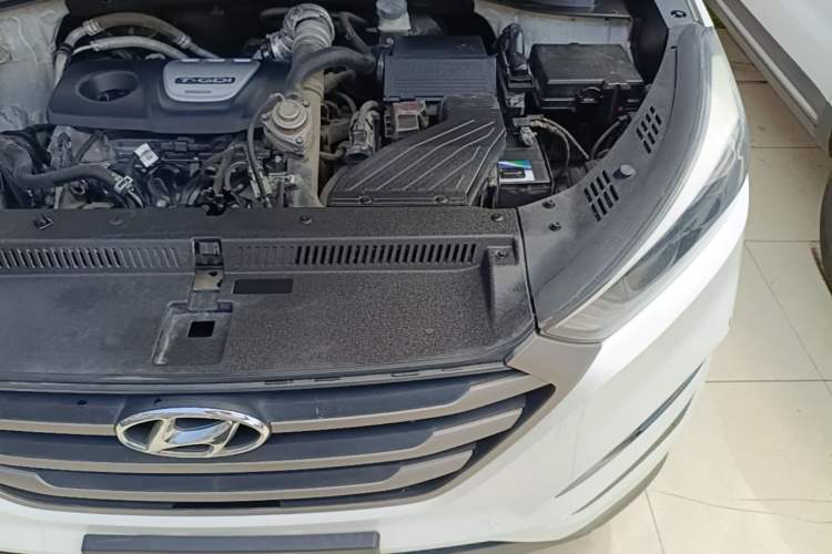 Used Hyundai Tucson 2015 1.6T Dual-Clutch Two-Wheel-Drive Smart Model Engine Bay Left