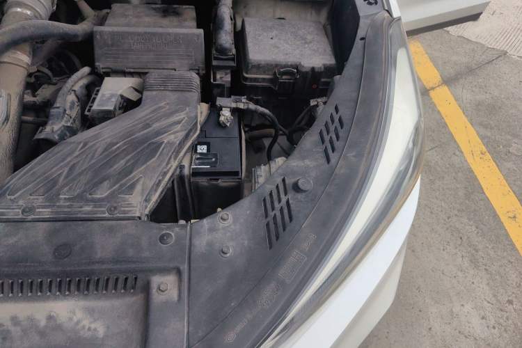 Used Hyundai Tucson 2015 1.6T Dual-Clutch Two-Wheel-Drive Smart Model Engine Bay Left