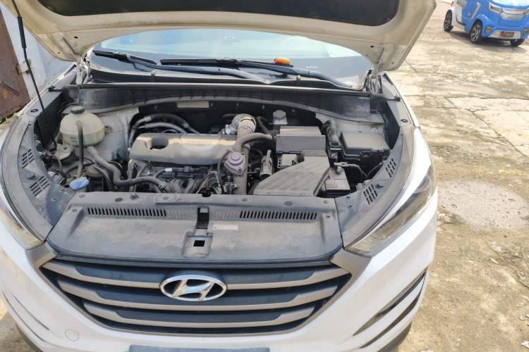 Used Hyundai Tucson 2015 1.6T Dual-Clutch Two-Wheel-Drive Smart Model Engine Bay Left