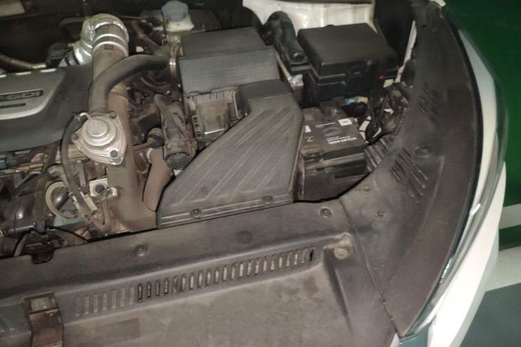 Used Hyundai Tucson 2015 1.6T Dual-Clutch All-Wheel-Drive Premium Model Engine Bay Left